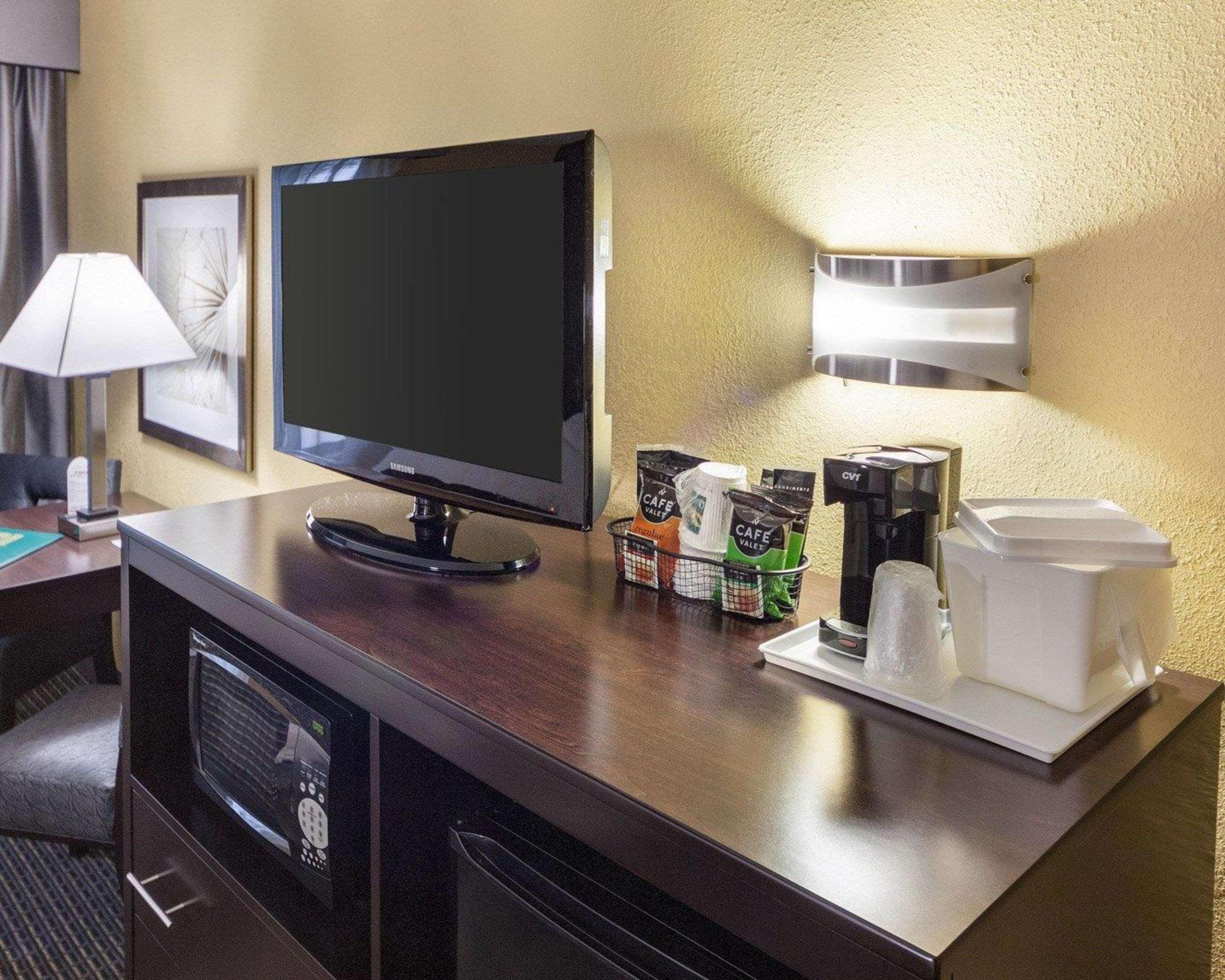 Quality Inn Montpelier Экстерьер фото