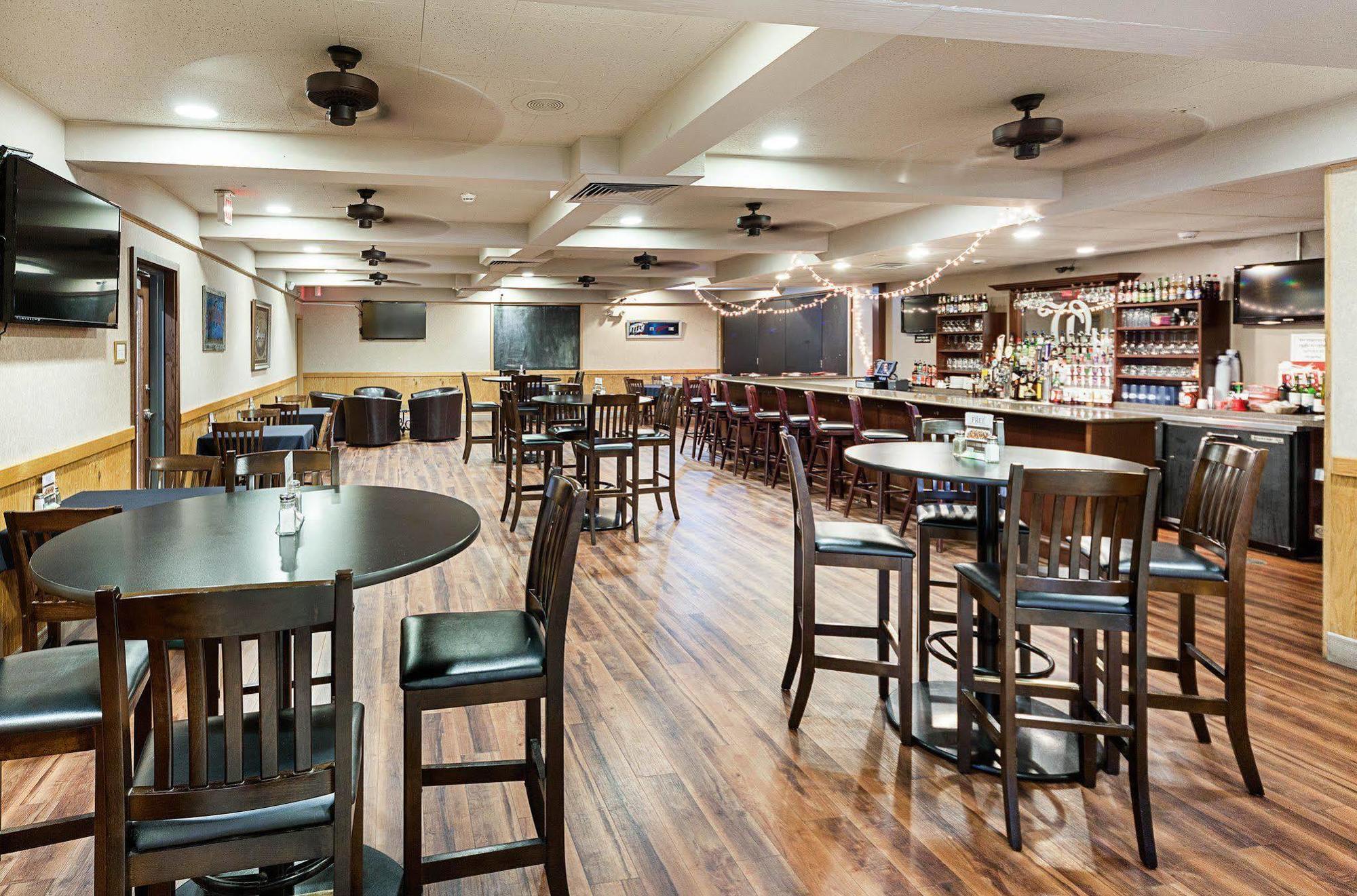 Quality Inn Montpelier Экстерьер фото
