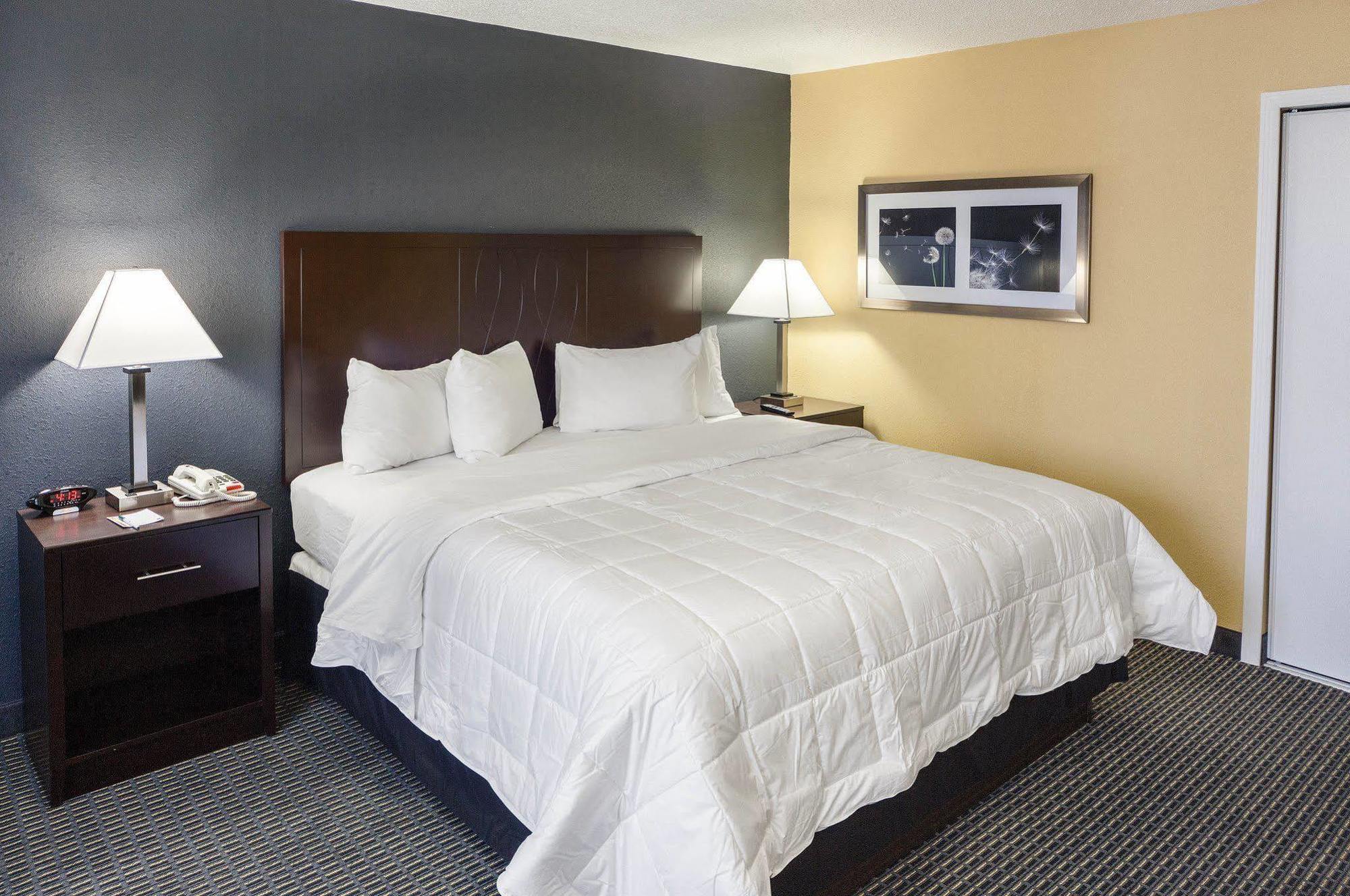 Quality Inn Montpelier Экстерьер фото